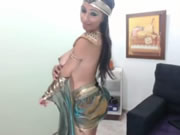 埃及極品巨乳女在網絡直播秀身材