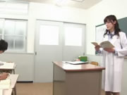 教室桌子玩法專用女教師 飯岡加奈子